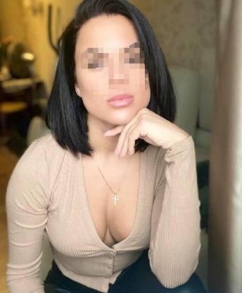 Живу в Москве, где прекрасно знаю все самые уютные и романтичные места. Имею обширный опыт и знаю, как доставить настоящее удовольствие своим клиентам. У меня есть множество возможностей, чтобы сделать нашу встречу незабываемой – от классического секса до ролевых игр и пикантных фетишей. Моя цель – ублажить тебя полностью и удовлетворить все твои желания. Убедись в этом сам, взглянув на мои фото и прочитав положительные отзывы о моих услугах. ⭐️⭐️⭐️ Не упусти шанс получить незабываемый опыт со мной! Жду встречи в Москве 😘. Алинка